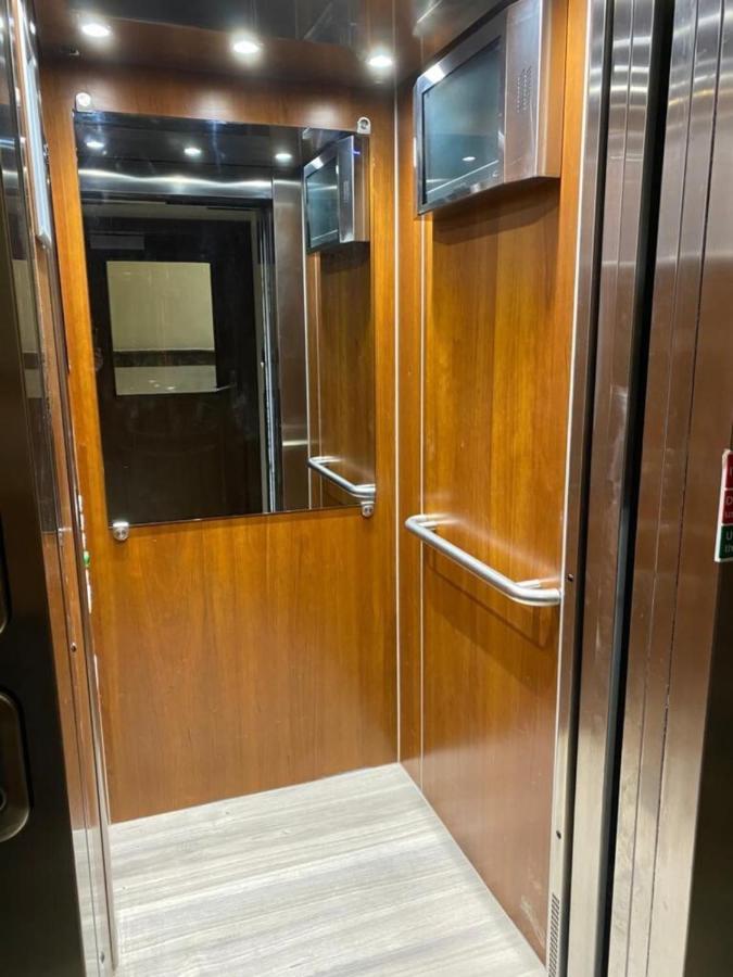 Lovely Studio Fits 3 Near Hyde Park-r22-building32